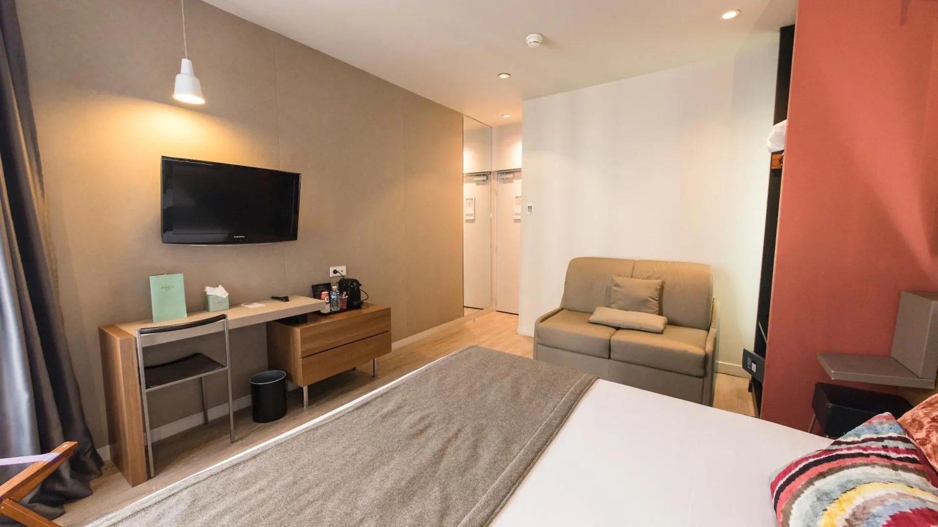 15 Hôtels Romantiques dans le 14e arr. de Paris pour un Séjour Inoubliable