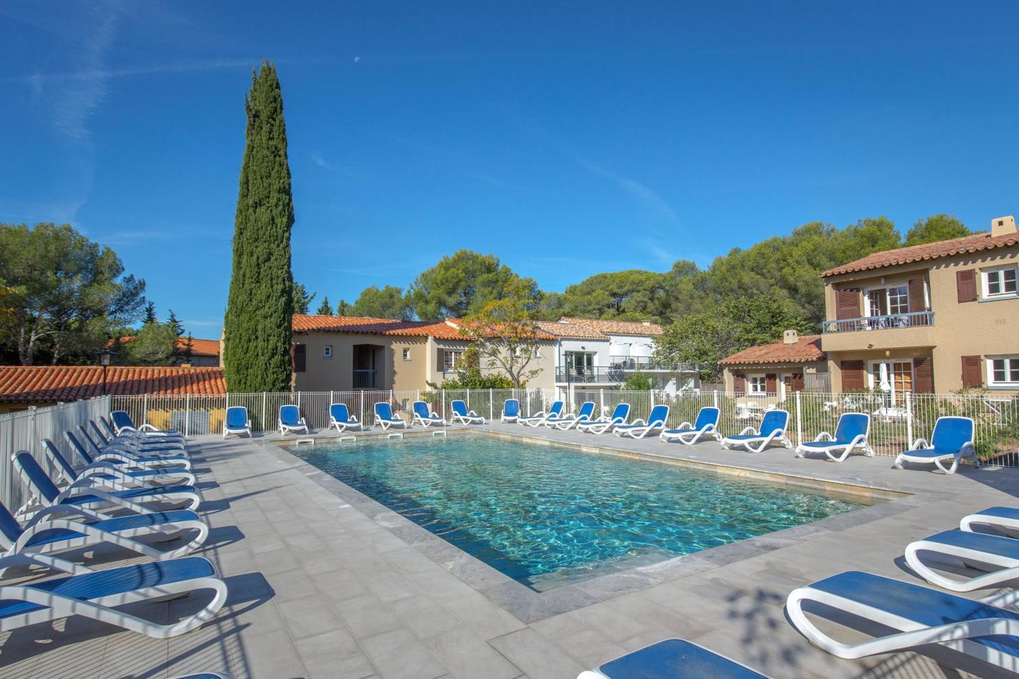 Séjourner près de Fréjus Plage : 5 Hôtels Familiaux Comparés